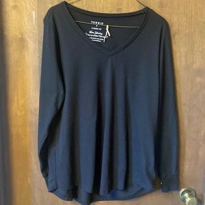 Solid black longsleeved tshirt by Torrid